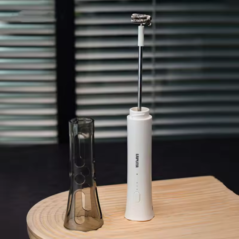 Elektryczny spieniacz do mleka – Kitchen Gadgets Mixer recenzja i cena